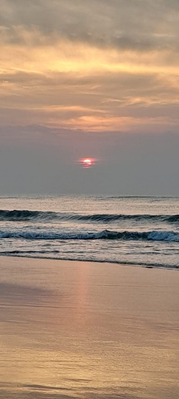 Sunrise, Puri. Free Seascapes photos
