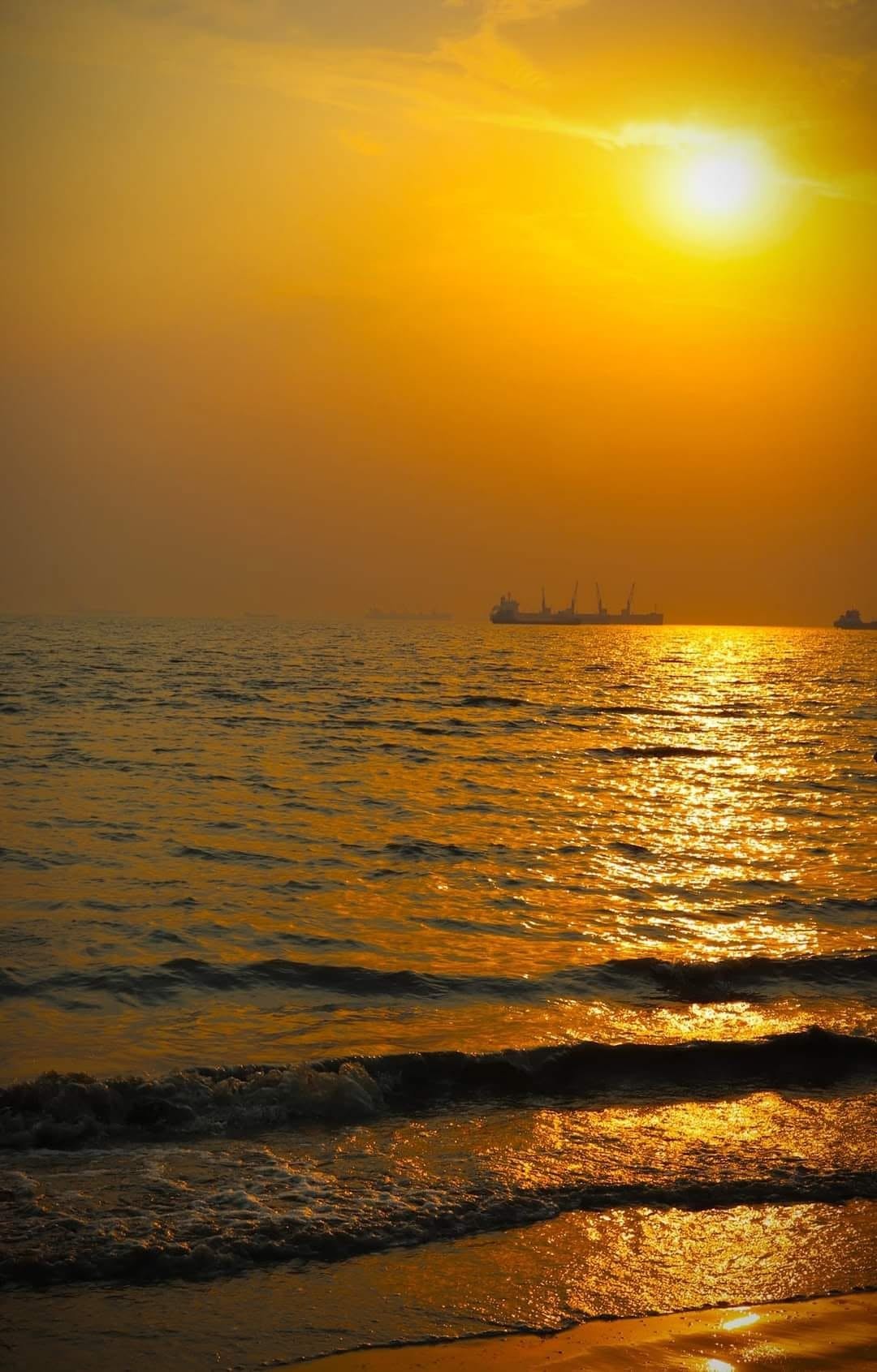Golden hour. Free Seascapes photos