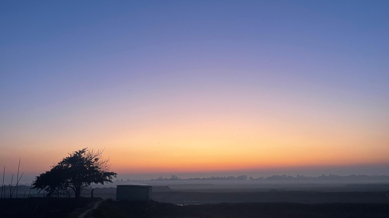 Village winter evening. Free Skies photos