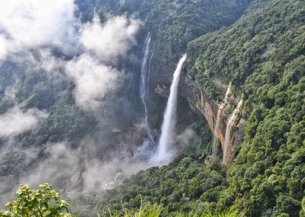 Nohkalikai falls. Free Landscapes photos