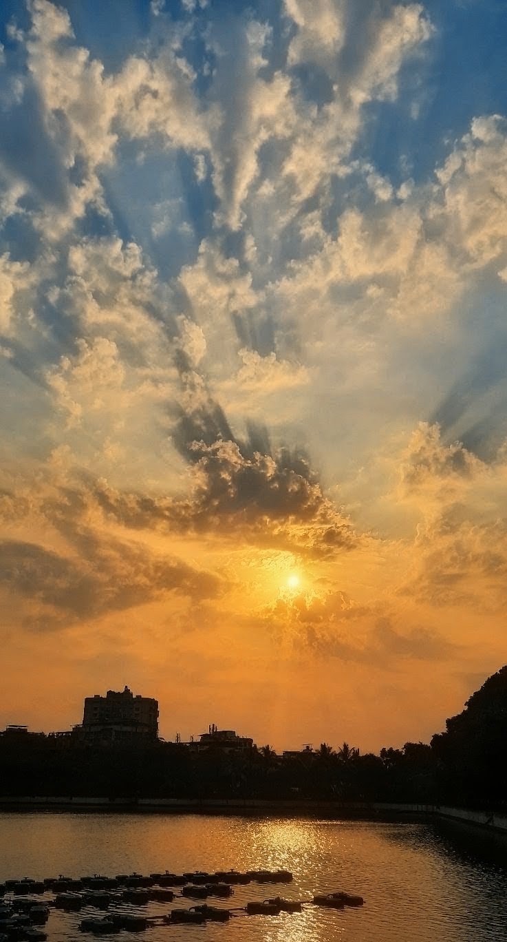 Sunset by lakeside. Free Skies photos